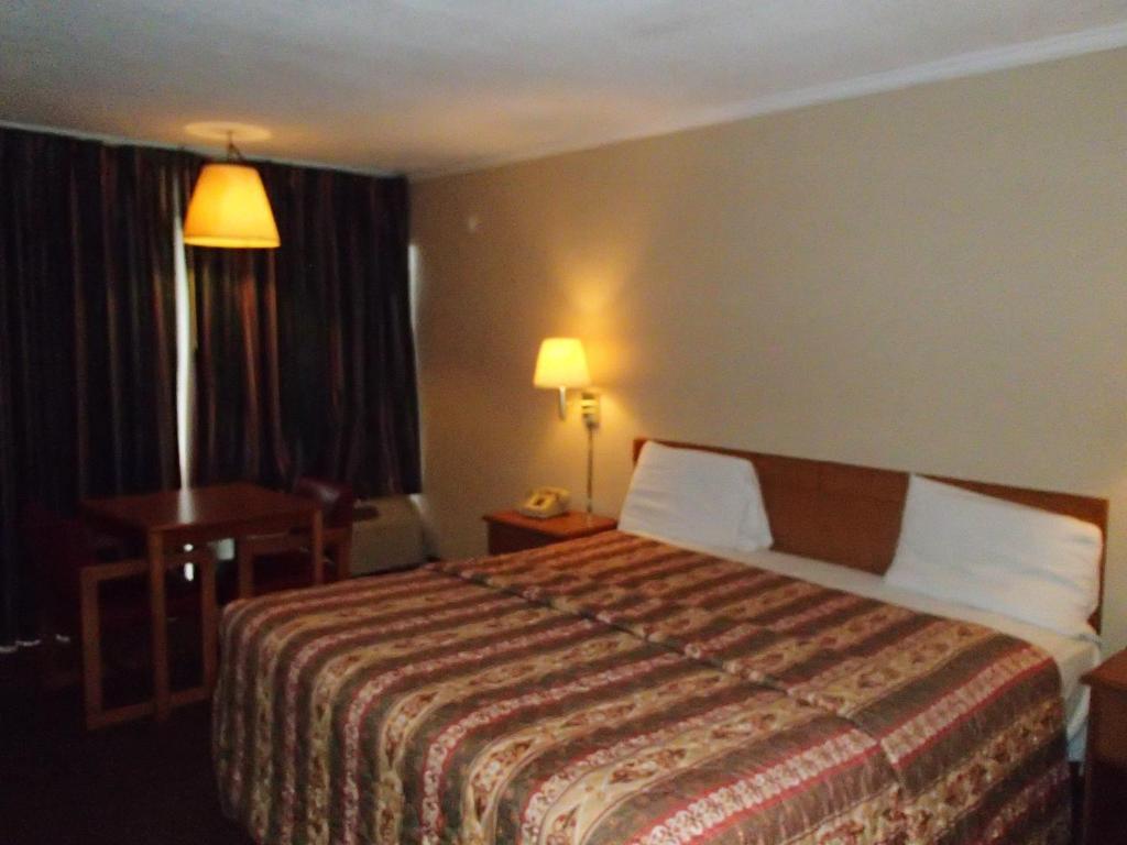 Sunrise Inn بحيرة تشارلز الغرفة الصورة