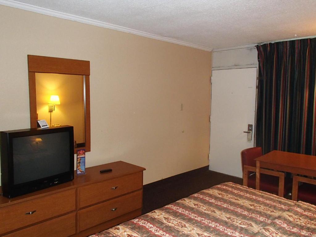 Sunrise Inn بحيرة تشارلز الغرفة الصورة